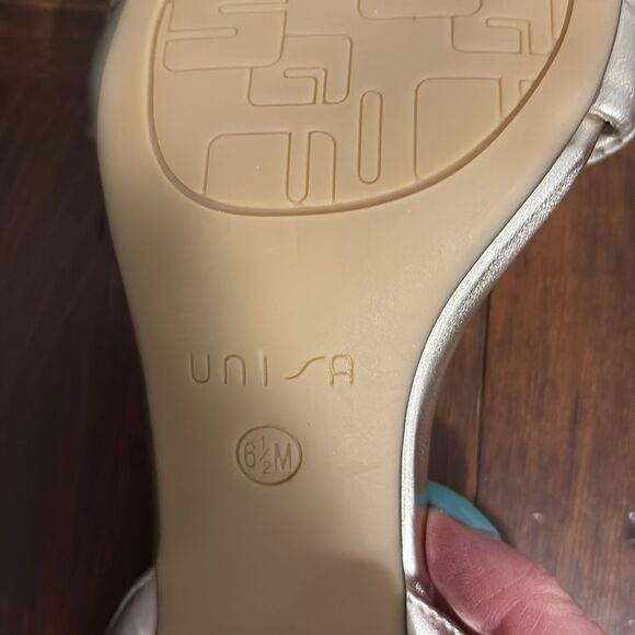 NWOT Unisa Braided Gold Ankle Strap Heels Size 6.5 - Picture 9 of 9